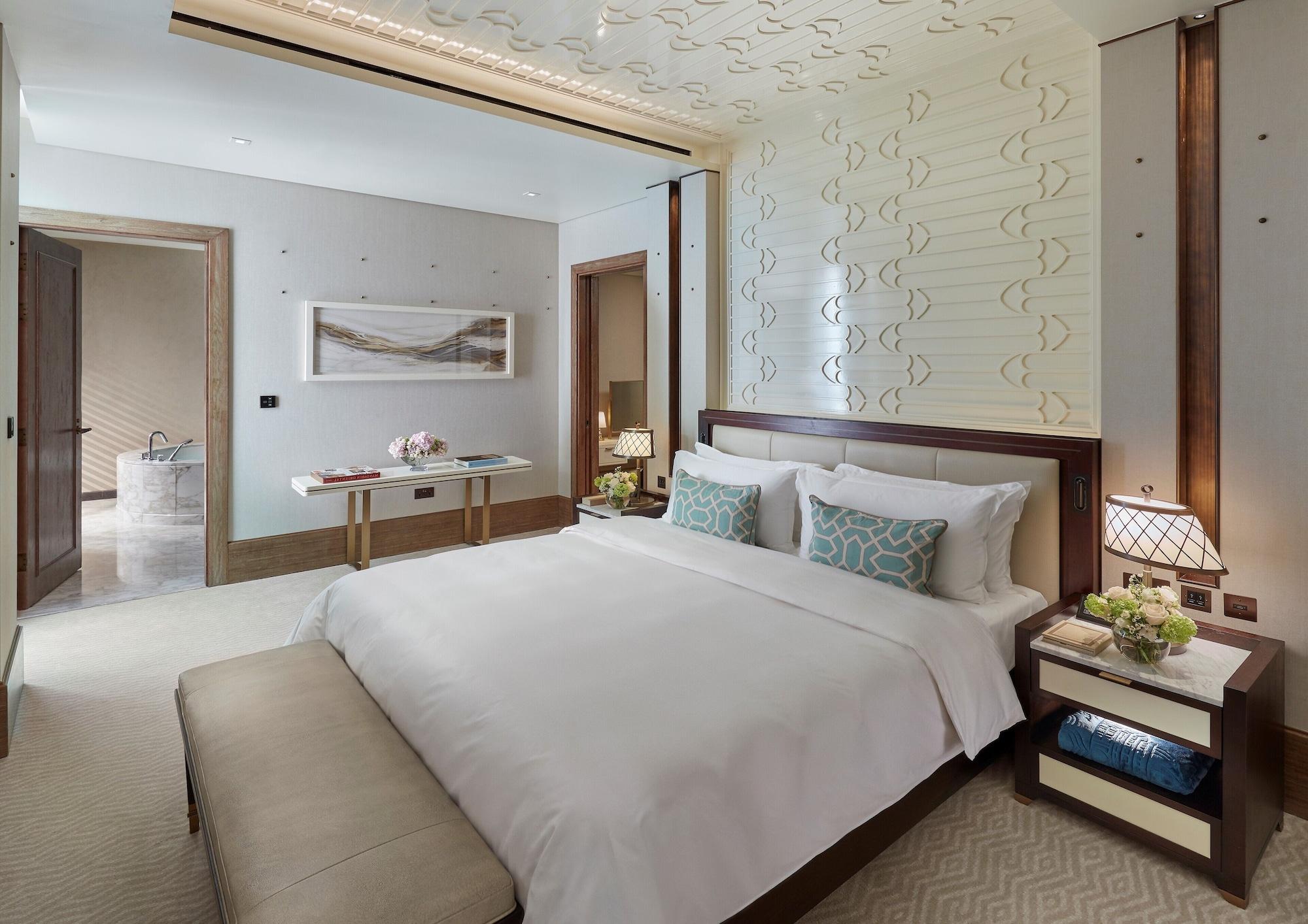 Отель Mandarin Oriental, Доха Экстерьер фото A bedroom at the hotel