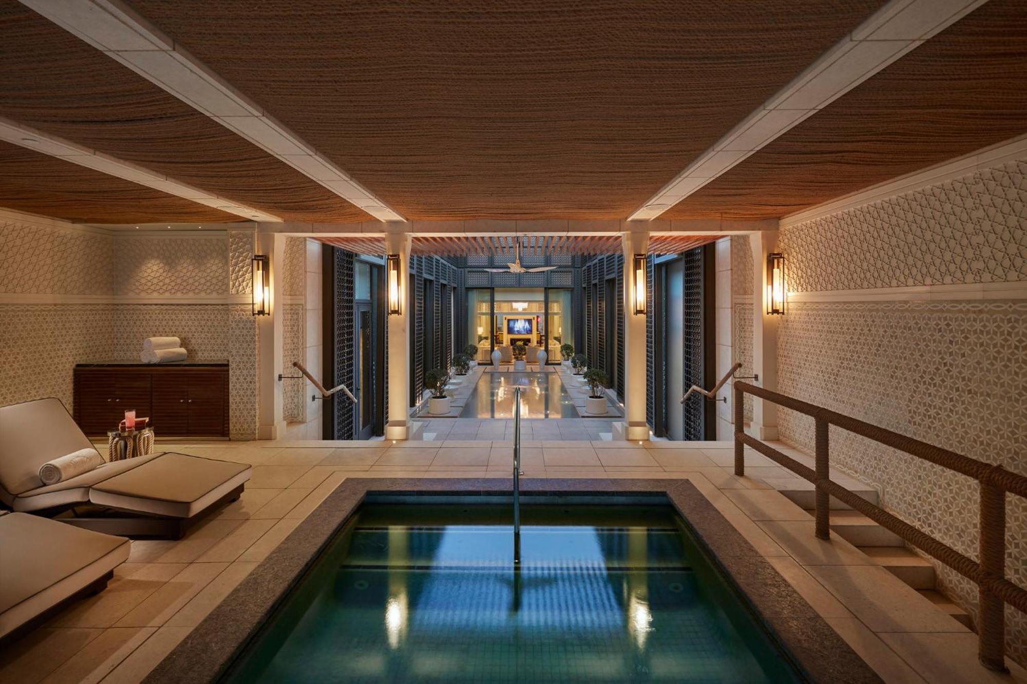 Отель Mandarin Oriental, Доха Экстерьер фото Spa at The Ritz-Carlton, DIFC