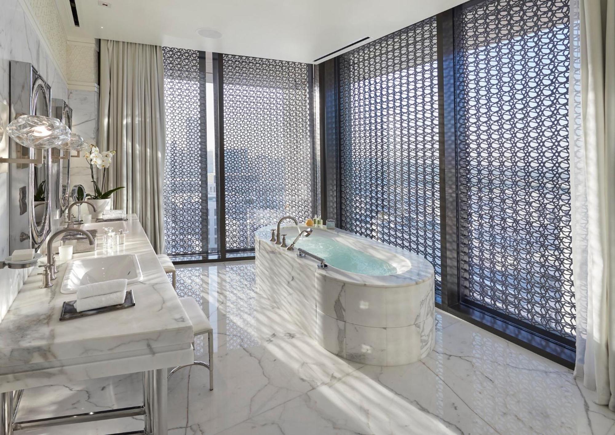Отель Mandarin Oriental, Доха Экстерьер фото Bathroom