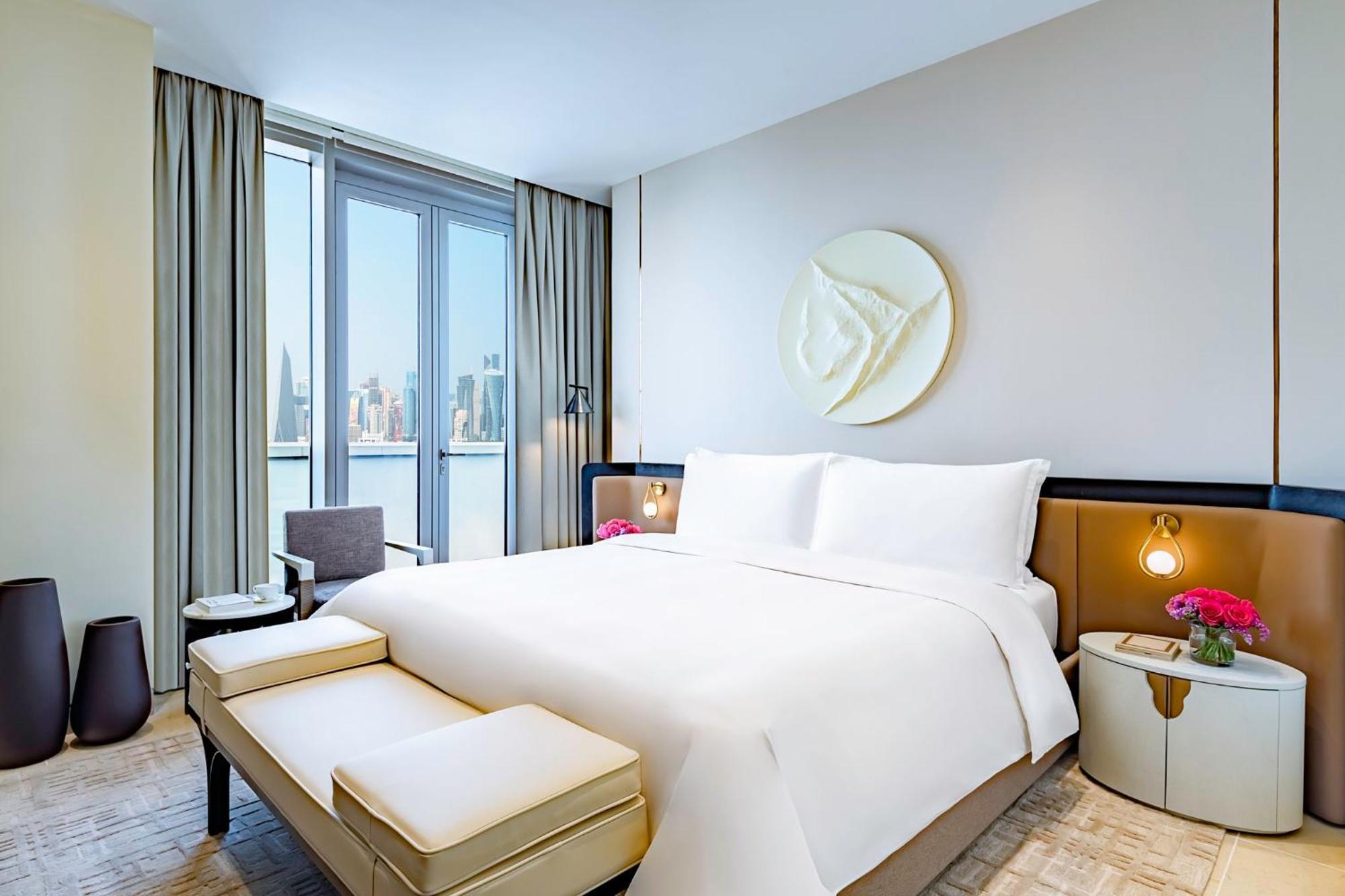 Отель Mandarin Oriental, Доха Экстерьер фото A bedroom at the hotel