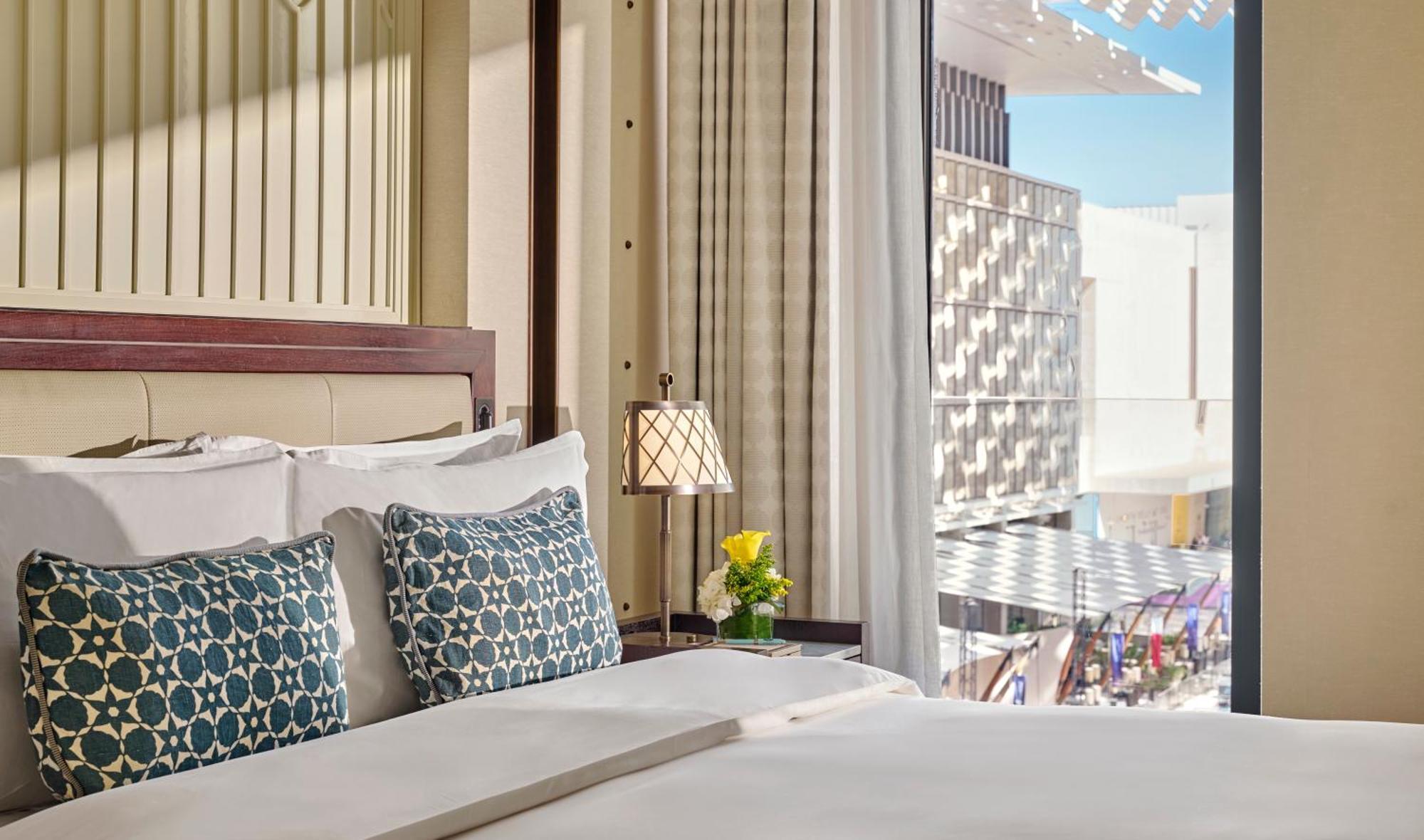 Отель Mandarin Oriental, Доха Экстерьер фото A bedroom at the hotel